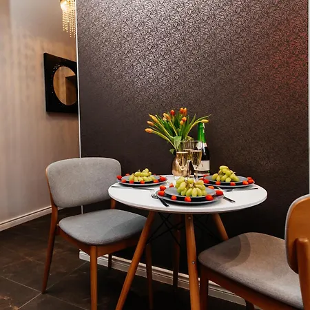 Maya's Flats & 21 - Dluga St, Old Town Gda * グダニスク