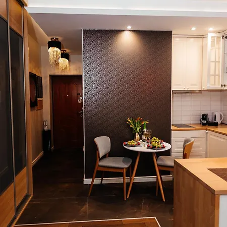 Maya's Flats & 21 - Dluga St, Old Town Gda Apartman