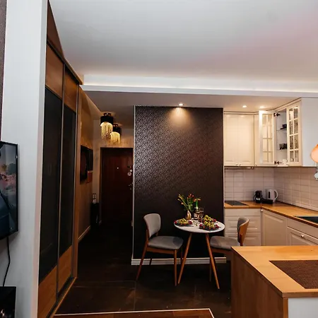 Maya's Flats & 21 - Dluga St, Old Town Gda Apartman