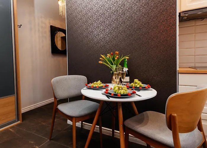 Maya's Flats & 21 - Dluga St, Old Town Gda * Gdańsk