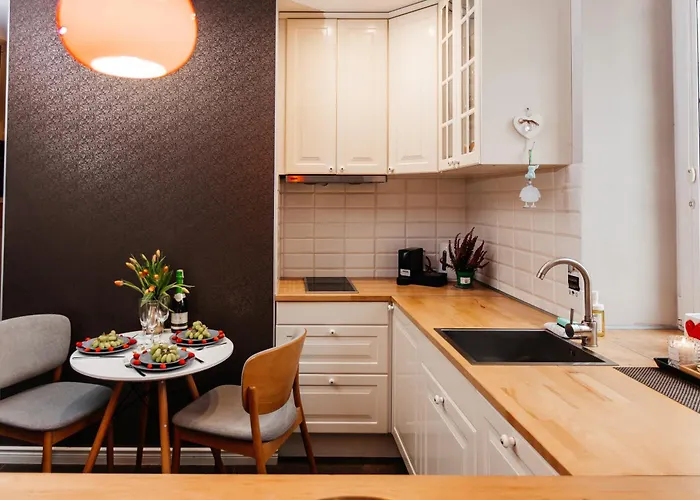 Maya's Flats & 21 - Dluga St, Old Town Gda *