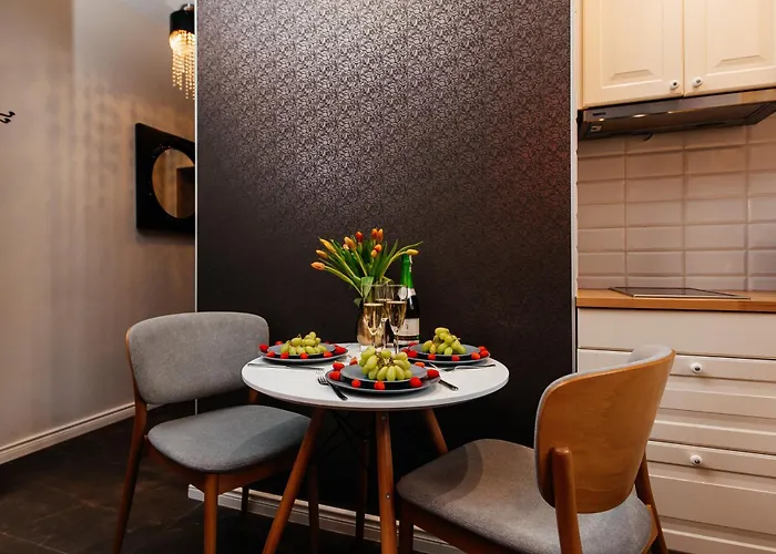 Maya's Flats & 21 - Dluga St, Old Town Gda