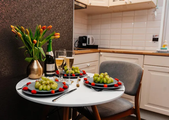 Maya's Flats & 21 - Dluga St, Old Town Gda *