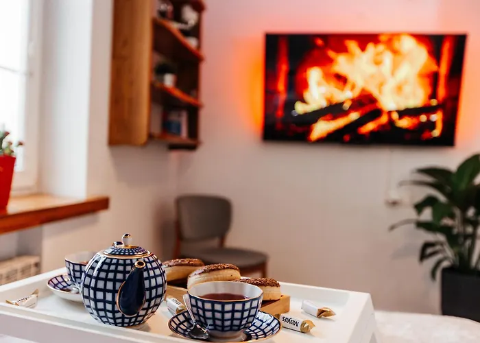 Maya's Flats & 21 - Dluga St, Old Town Gda * גדנסק