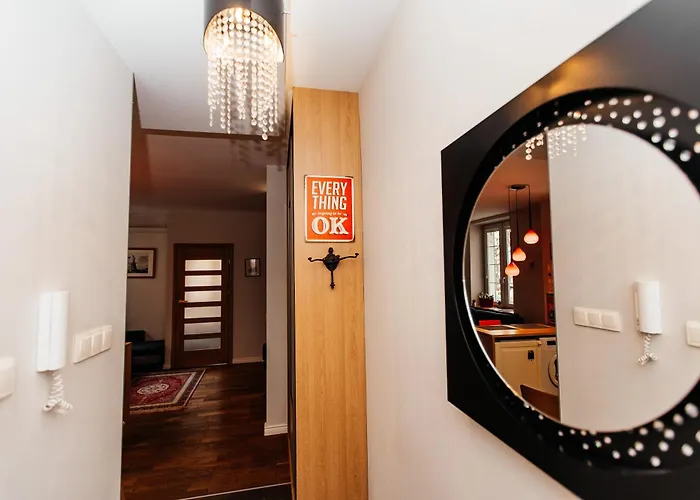 Maya's Flats & 21 - Dluga St, Old Town Gda *