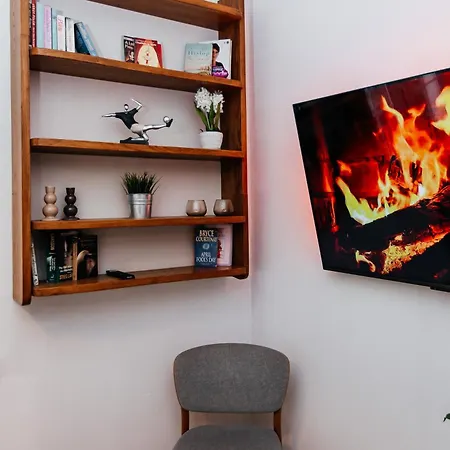 Maya's Flats & 21 - Dluga St, Old Town Gda * Gdańsk